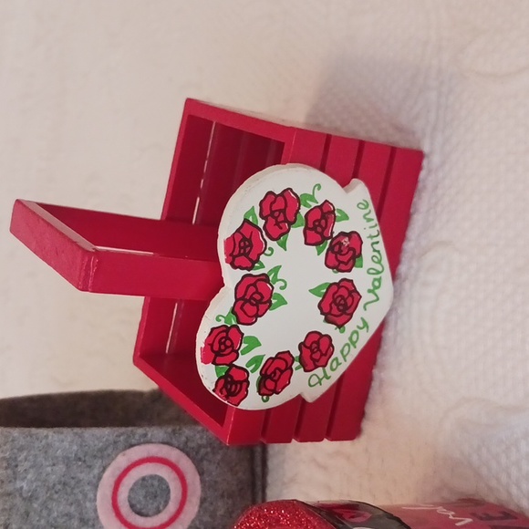 New Valentine's Day gift items - Picture 2 of 4